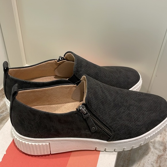 SOUL Naturalizer Shoes - Picture 2 of 8